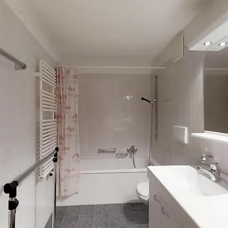 Appartement Corvatsch 2/23 *